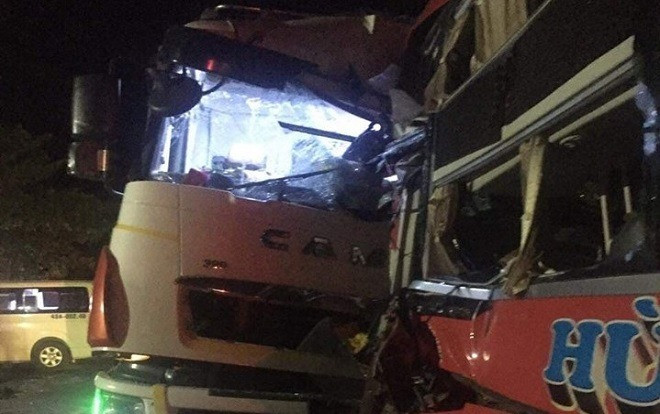 Tai nạn liên hoàn ở Đà Nẵng, 1 người chết, hàng chục hành khách bị thương Ảnh 2