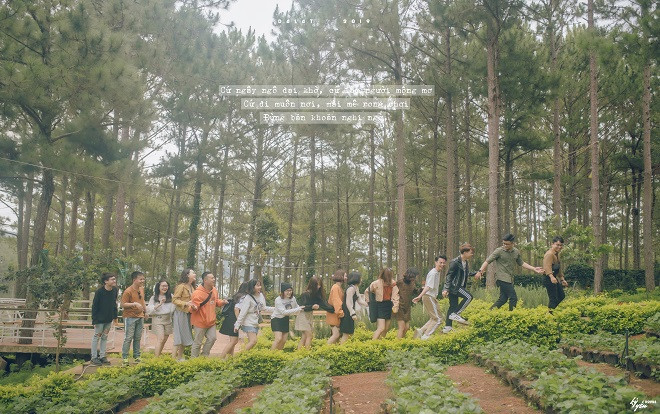 Lên tận Đà Lạt để chụp ảnh kỷ yếu, đây đích thực là lớp học ‘nhà người ta’ mà vạn người mơ ước Ảnh 2