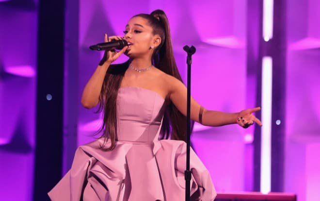 Ariana Grande tuyên bố không có bất kỳ tour diễn nào vào năm sau, còn đâu lời hẹn ước đền bù cho fan Việt? Ảnh 2
