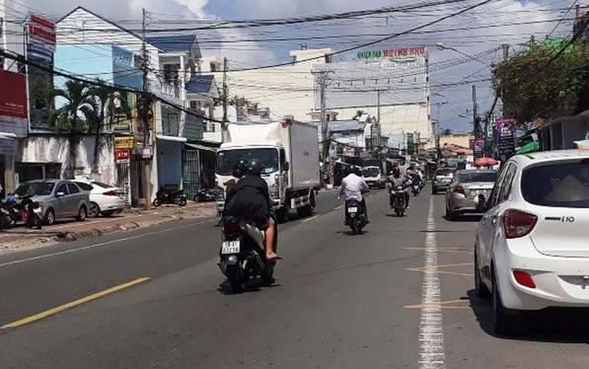 Truy tìm tài xế ô tô 7 chỗ tông tử vong nữ công nhân quét rác ở Cà Mau Ảnh 2