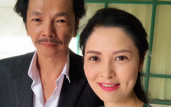 'Cô Hạnh bán hoa' mặc áo dài chụp ảnh cùng NS Trung Anh diện vest bảnh bao, khán giả hỏi: 'Khi nào cưới?' Ảnh 2