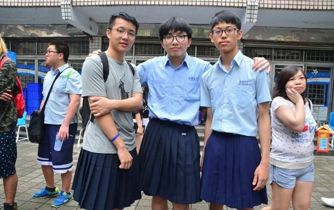 Một trường trung học ở Đài Loan cho phép nam sinh mặc váy đến trường từ năm học 2019 - 2020 Ảnh 2