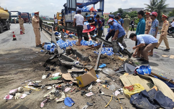 Người thoát chết gang tấc trong vụ tai nạn kinh hoàng ở Hải Dương: ‘Tôi bị văng ra ngoài may mắn sống, Hiếu bạn tôi đi rồi' Ảnh 2