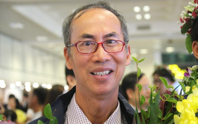 Cuộc hội ngộ bất ngờ của thầy Lê Bá Khánh Trình sau 40 năm Ảnh 2