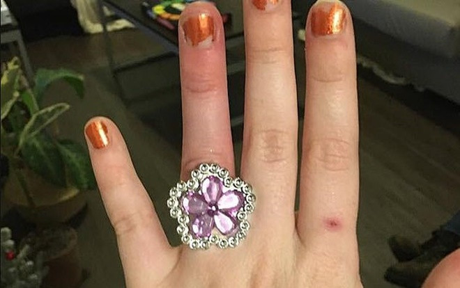 Bán nhà để mua nhẫn đính hôn kim cương cho vợ sắp cưới, người đàn ông bị 'ném đá' thậm tệ Ảnh 2