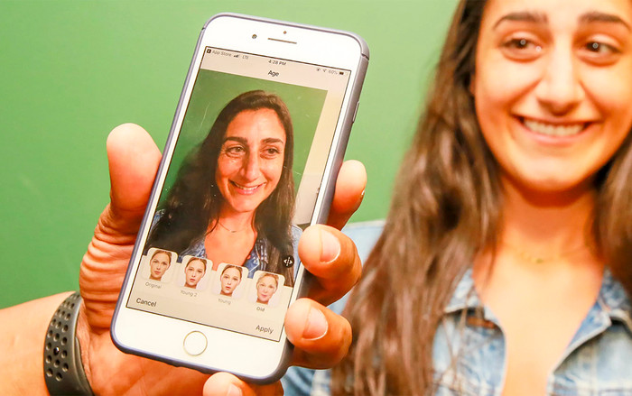 Choáng váng với số tiền khủng mà FaceApp kiếm được từ trào lưu ảnh lão hoá Ảnh 2
