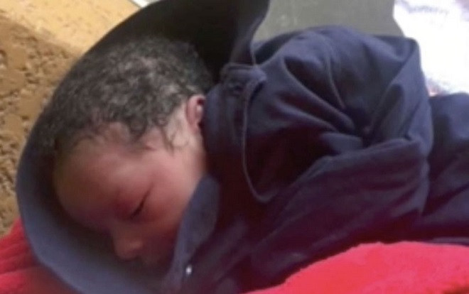 Bé vừa chào đời đã bị bỏ rơi, lời nhắn của người mẹ khiến ai nấy đều đau xót Ảnh 2