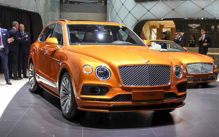 10 mẫu xe hơi hạng sang 'đắt xắt ra miếng' đáng mua nhất năm 2019 Ảnh 2