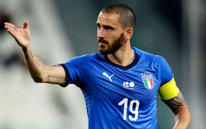 Những cầu thủ võ nghệ cao cường, tay không đánh cướp sấp mặt Ảnh 2