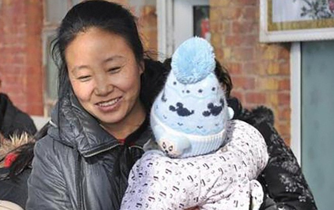 Triệu phú có 118 đứa con nuôi bị bỏ tù 20 năm vì tội lừa đảo và tống tiền Ảnh 2