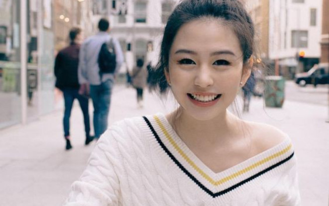 Con gái của 'mỹ nhân 18+' Hong Kong khiến cả Cbiz phát sốt bởi nhan sắc đẹp cùng gu thời trang tinh tế Ảnh 2