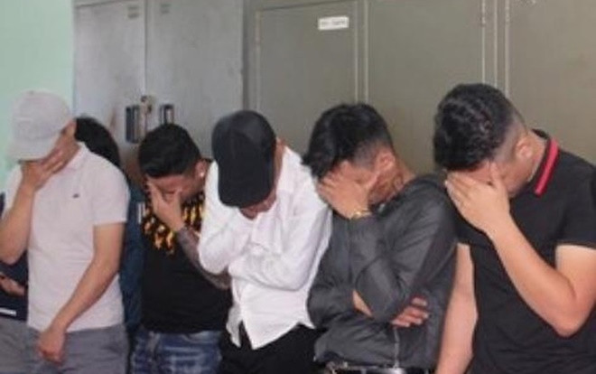 Hàng chục 'nam thanh nữ tú' dương tính ma túy 'bay lắc' trong quán bar ở Đồng Nai Ảnh 2