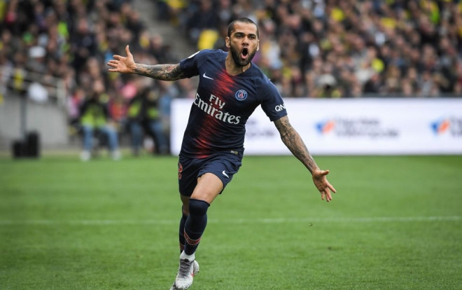 Ngoài siêu sao Brazil, những cầu thủ nào rơi vào cảnh đi xin việc? Ảnh 2