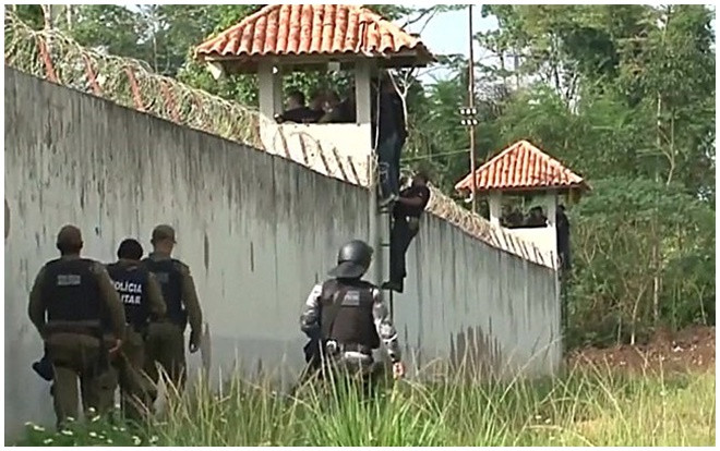 2 băng đảng đối nghịch xử nhau trong tù ở Brazil làm ít nhất 57 người chết, 16 người bị chặt đầu Ảnh 2