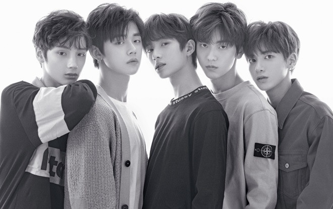 TXT liên tục 'ghi điểm' trong lòng fan hâm mộ tại MGMA: Tình đoàn kết dù thiếu 1 thành viên. Thể hiện sự tôn trọng với nhóm nhạc đàn anh BTS Ảnh 2