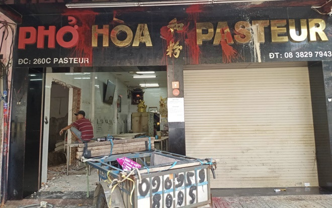 Công an điều tra vụ phở Hòa Pasteur ở Sài Gòn 8 lần bị tạt sơn và mắm tôm Ảnh 2