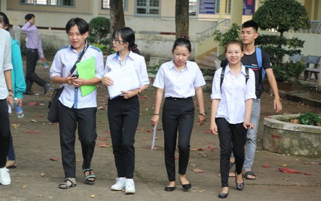 Thêm 23 thí sinh ở ĐakLak đậu tốt nghiệp sau khi phúc khảo bài thi THPT Quốc gia Ảnh 2
