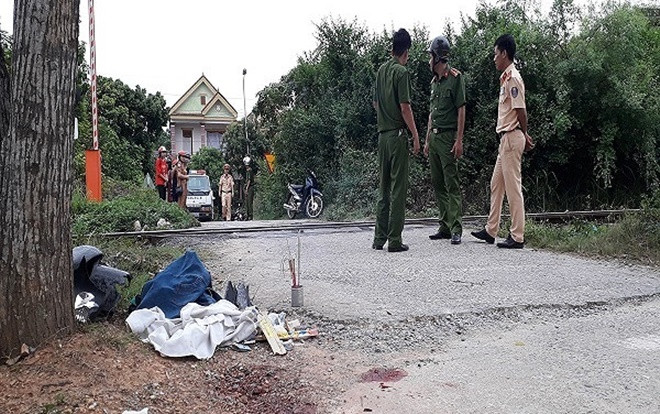 Nam sinh bị tàu hỏa tông tử vong khi đeo tai nghe chơi diện thoại bên đường sắt Ảnh 2