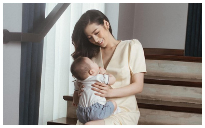 Á hậu Tú Anh bị đãng trí sau khi sinh con trai, hội bỉm sữa gật gù an ủi Ảnh 2