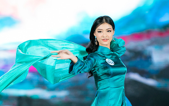 Ngắm á hậu Kiều Loan hóa nàng tiên trong tà áo dài bay bổng, ai mà chẳng say! Ảnh 2