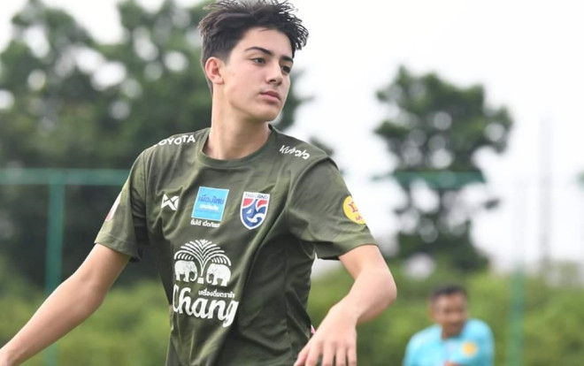 Vẻ điển trai hút hồn của cầu thủ U18 Thái Lan chuẩn bị đấu Việt Nam Ảnh 2