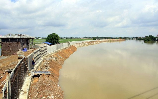 Hà Nội gấp rút hoàn thiện đê bê tông ngăn lũ sông Bùi đe dọa nội thành Ảnh 2