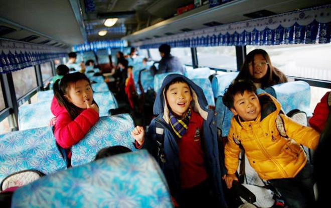 4 kĩ năng sống còn cần dạy cho trẻ khi bị bỏ quên trong ô tô Ảnh 2