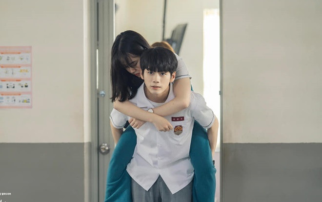 Knet ngợi khen diễn xuất của Ong Seong Woo, 'Khoảnh khắc tuổi 18' đạt rating cao nhất trong tập 6 Ảnh 2