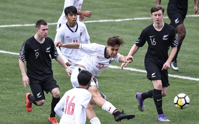 Thái Lan gây sốt với tân binh Bundesliga, quyết chiến Việt Nam Ảnh 2
