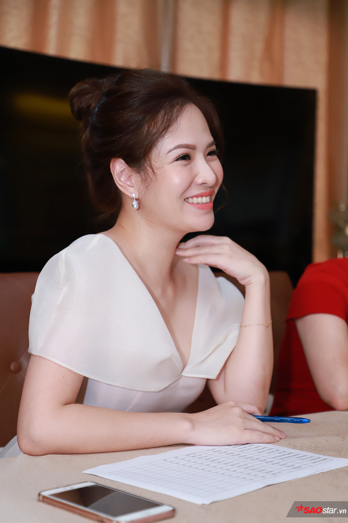 Diễn viên Đan Lê: 'Tôi không cảm thấy áp lực khi ngồi chung ghế nóng tuyển diễn viên với NSND Lê Khanh và Lan Hương'