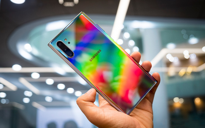 Ảnh thực tế Samsung Galaxy Note10 tại Việt Nam: Ngoại hình ấn tượng với màu cầu vồng độc đáo! Ảnh 2