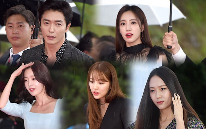 Mưa lớn tại thảm đỏ 'LHP Jecheon 2019': Yoon Eun Hye tự tin đọ sắc Krystal - Ham Eun Jung, Kim Jae Wook bảnh trai Ảnh 2