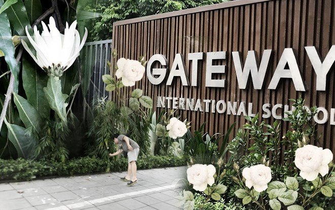 Người dân mang hoa đặt trước cổng trường Gateway tưởng nhớ bé trai 6 tuổi bị bỏ quên trên ô tô tử vong Ảnh 2