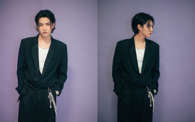 Đeo bông tai, dây chuyền ngọc trai nữ tính, Ngô Diệc Phàm bị la ó ngày càng đồng bóng Ảnh 2