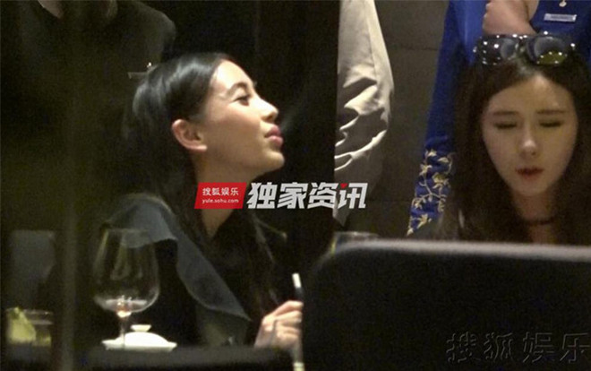 Angelababy hút thuốc phì phèo, ở quán bar đến tận 2 giờ sáng mà không có Huỳnh Hiểu Minh bên cạnh Ảnh 2