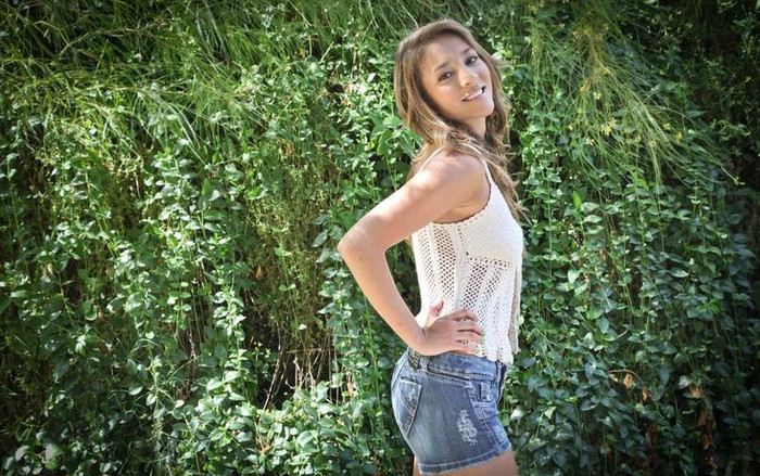 Ngắm nhan sắc rực lửa của nữ MC vừa từ chối lời ‘gạ tình’ của Alexis Sanchez Ảnh 2