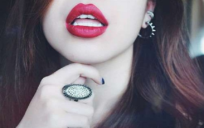 Phụ nữ sở hữu tướng miệng này, cả đời ắt vất vả truân chuyên, làm không đủ tiêu Ảnh 2