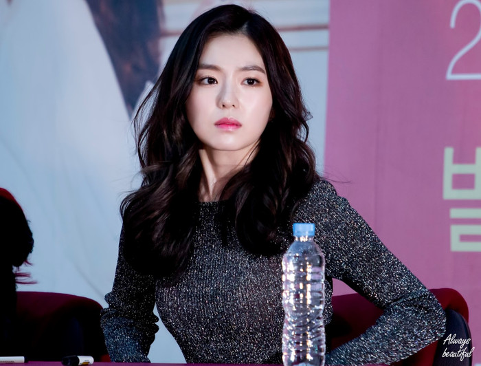 Cười xỉu với 7 idol Kpop có gương mặt lúc nào cũng 'như hận cả thế giới' Ảnh 22