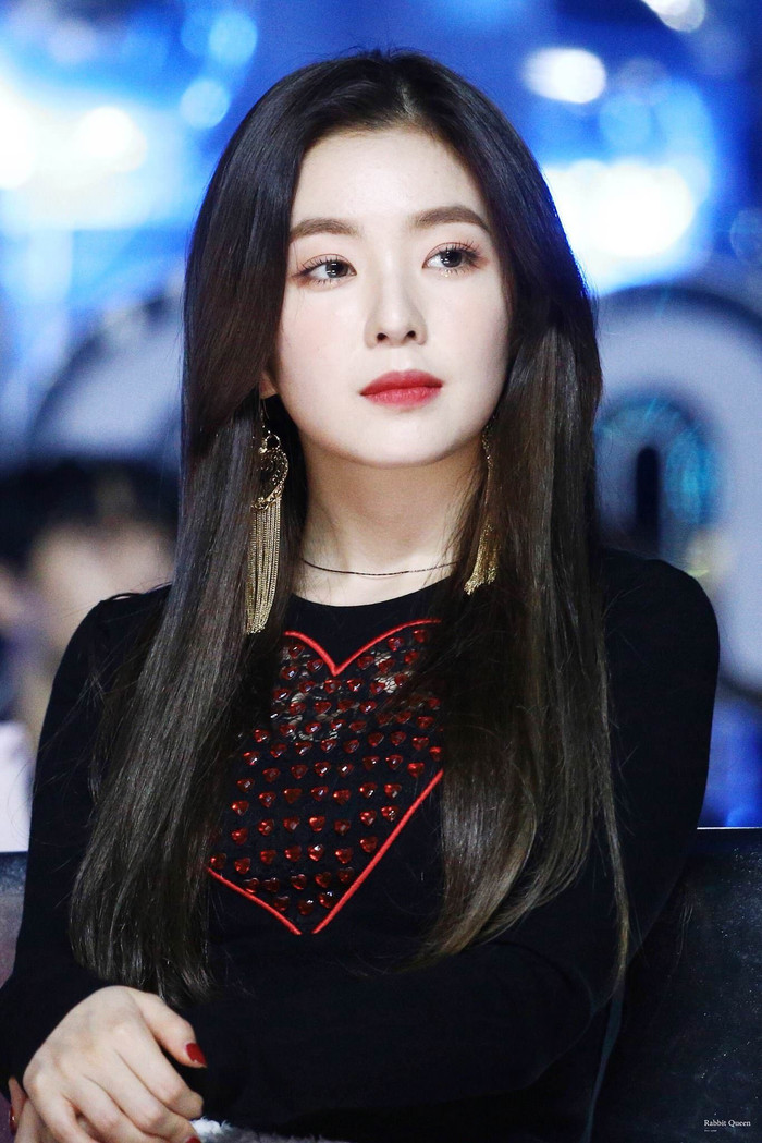Cười xỉu với 7 idol Kpop có gương mặt lúc nào cũng 'như hận cả thế giới' Ảnh 20