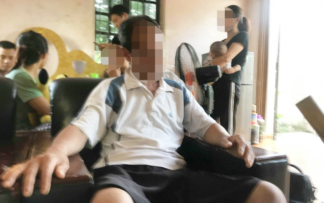 Nỗi khổ tâm của người cha nữ sinh bị hai gã hàng xóm giao cấu đến mang thai: 'Đi chợ mọi người phát hiện bụng con to sự việc mới vỡ lở' Ảnh 2