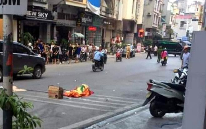 Dùng mảnh cốc cứa cổ tay không chết, nam thanh niên tiếp tục nhảy lầu tự tử Ảnh 2