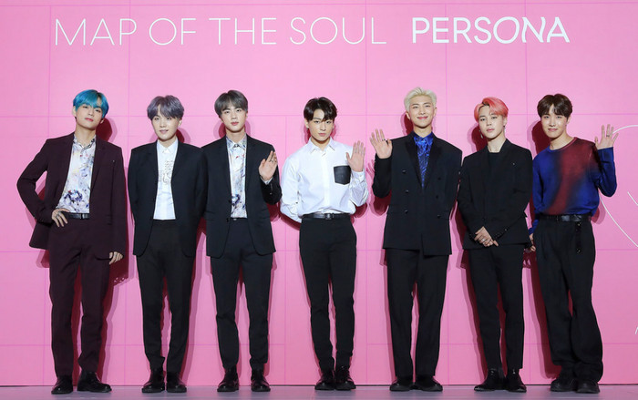 10 người nổi tiếng có lượng 'fan ảo' cao nhất MXH: Bất ngờ với vị trí cao ngất của BTS! Ảnh 2