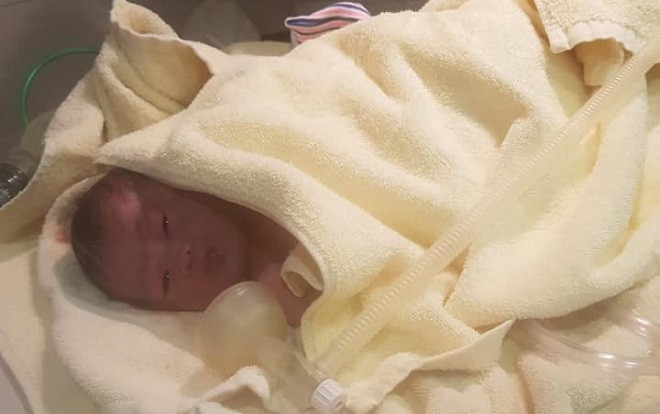 Vợ sinh con trên taxi, anh chồng hoảng loạn làm điều khó hiểu nhưng phản ứng của tài xế mới bất ngờ Ảnh 2