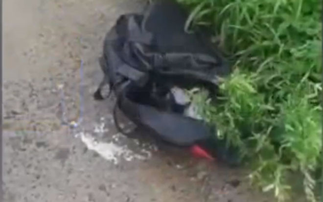 Nhặt được chiếc túi đen bên đường, người đàn ông thất kinh khi nhìn thấy thứ bên trong Ảnh 2