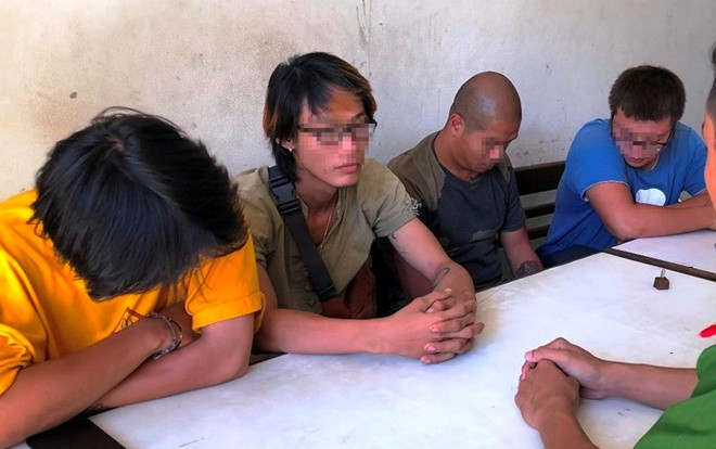 Đà Nẵng: Đột kích quán bar chuyên phục vụ người nước ngoài, phát hiện 11 người đang 'phê' cần sa Ảnh 2