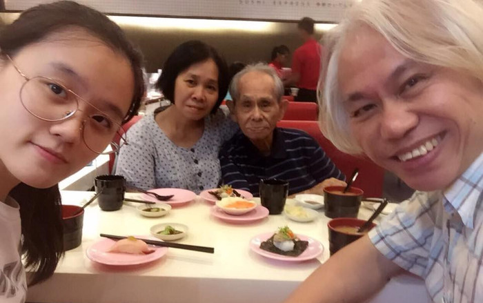 Động thái mới nhất của cặp đôi ông - cháu lệch nhau 29 tuổi từng gây sốc một thời Ảnh 2