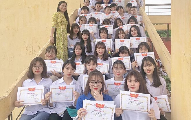 Vừa học giỏi lại vừa hội tụ toàn ‘hotgirl’, lớp học dưới đây khiến cộng đồng mạng không khỏi trầm trồ ngưỡng mộ Ảnh 2