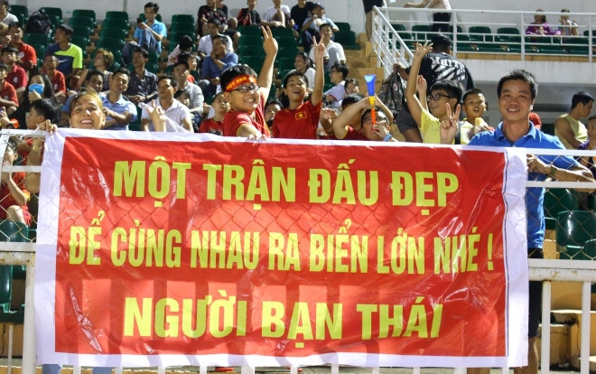CĐV Việt Nam gọi Thái Lan là bạn, rủ nhau vươn ra biển lớn Ảnh 2