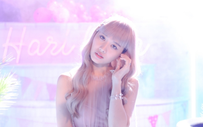 Hát không rõ lời, Hari Won bị áp lực nặng nề từ phía ông xã: 'Anh Trấn Thành lúc nào cũng như mắng tôi tới nơi rồi' Ảnh 2