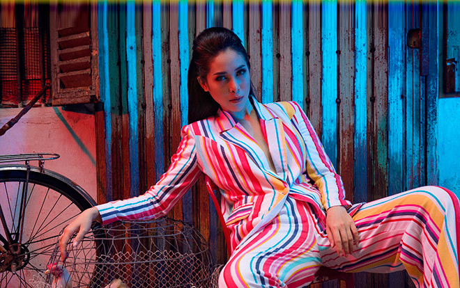 Bắt nhịp xu hướng hot, Mỹ Duyên úp mở vòng 1 lấp ló khi diện vest Ảnh 2